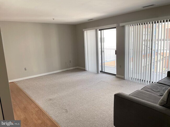Building Photo - 2702 Lighthouse Point E