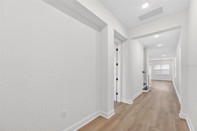 Building Photo - 15174 Field Daisy Dr