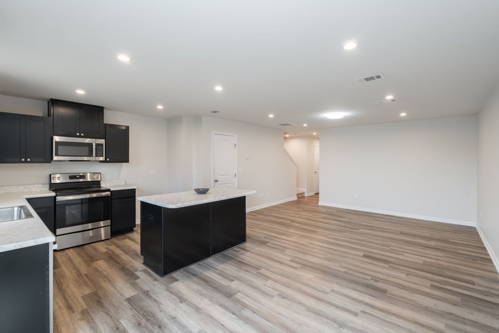 Building Photo - 404 Deer Meadow Ln