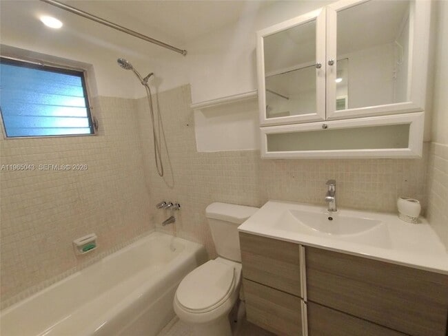 Building Photo - 2225 Polk St