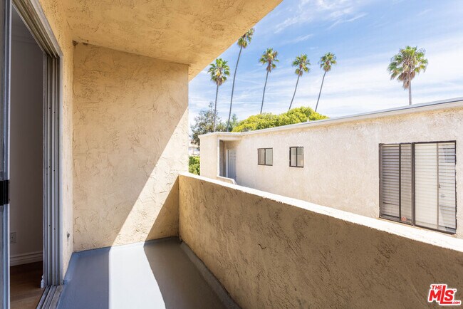 Building Photo - 2616 5th St