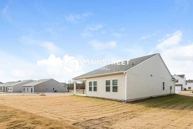 Building Photo - 4 Bedroom Pet-Friendly Home in Zebulon, NC with Main Street Renewal