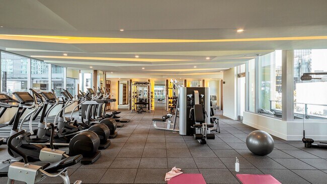 Building Photo - Savina by Bosa - Built 2020 - Bay & Downtown Views - 2 Parking Spots