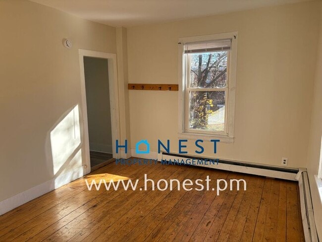 Building Photo - 7 Drummond St