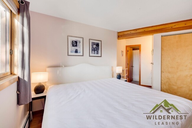 Building Photo - Bright and Welcoming Fully Furnished 2 Bedroom/2Bath Condo In Wildernest- All Utilities included