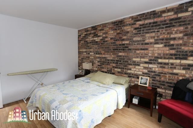 Building Photo - 1255 W Belden Ave