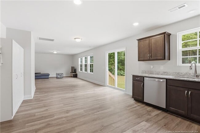 Building Photo - 7811 Lucinda Ln