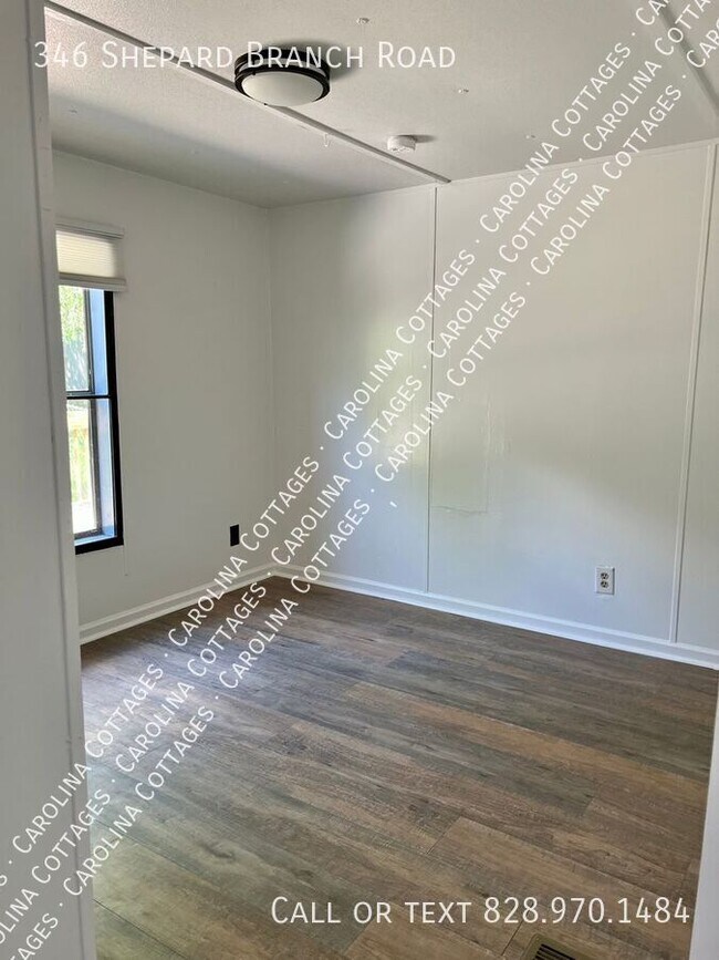 Building Photo - 346 Sheppard Branch Rd