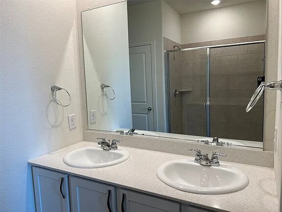 Building Photo - 755 Bayberry Ln