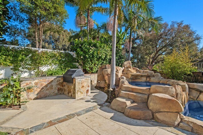 Building Photo - Stunning 5-Bedroom Pool Home in Talega – Luxury Living in San Clemente