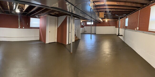 Building Photo - 5029 S Artesian Ave