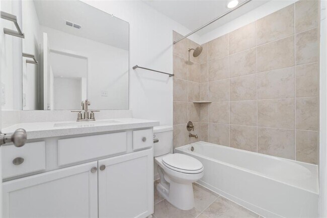 Building Photo - 21650 Lampeter River Ln
