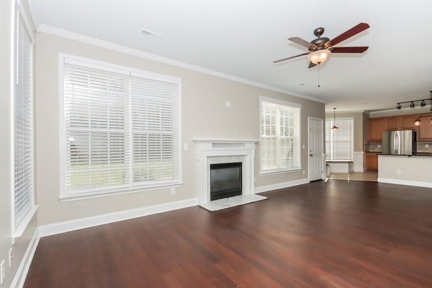 Building Photo - 17027 Stinson Ave