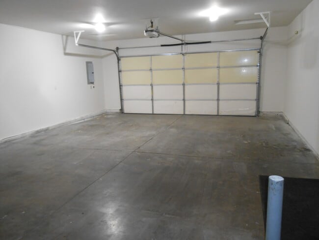 Building Photo - 20946 Lupine Ave