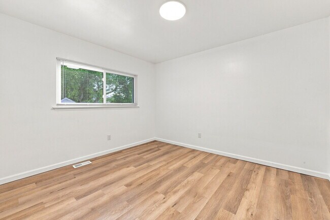 Building Photo - 22529 Tuscany Ave