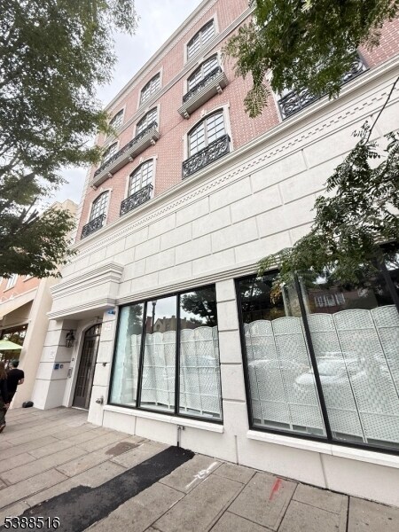 Building Photo - 53 W Palisade Ave
