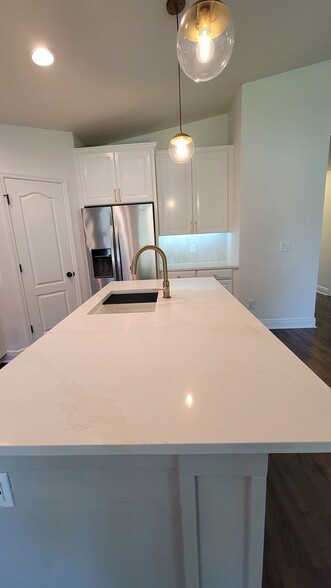 Building Photo - 3541 Gretchen Dr