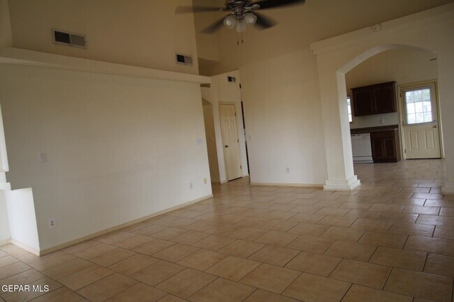 Building Photo - 456 Passmore Rd
