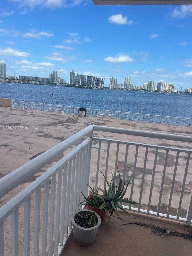 Building Photo - 251 174th St