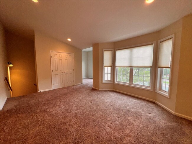 Building Photo - 854 Verona Dr