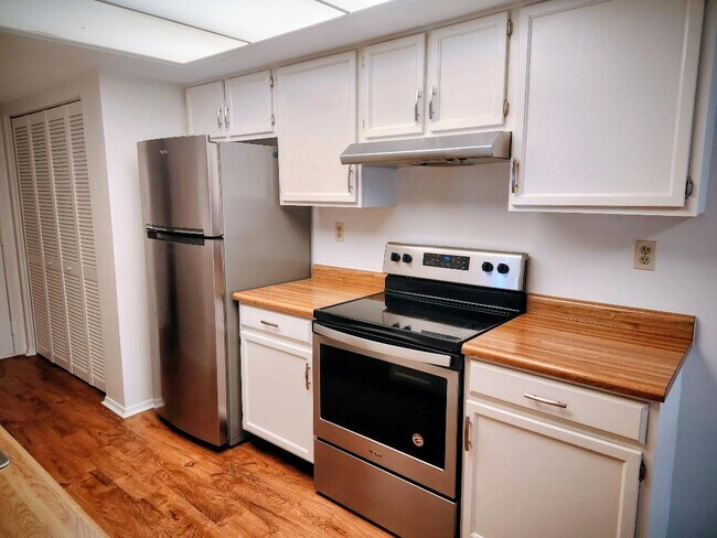 Building Photo - 1481 Sanzon Dr