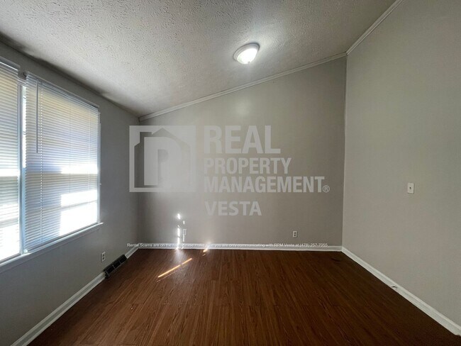 Building Photo - 1550 N Atwood Dr