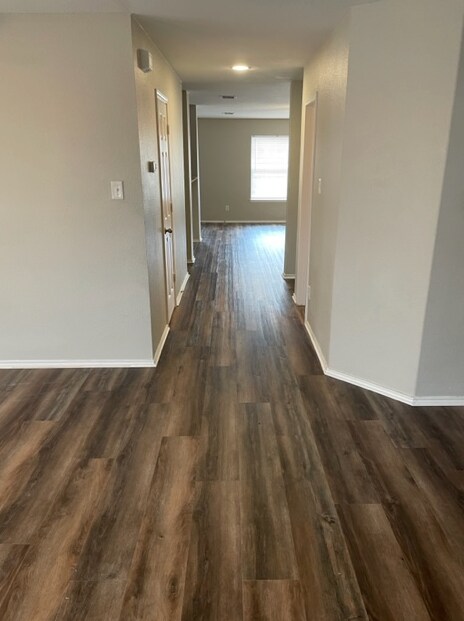 Building Photo - 9020 Garden Springs Dr