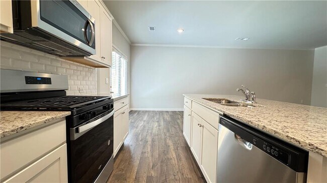 Building Photo - 3190 Greyton Dr