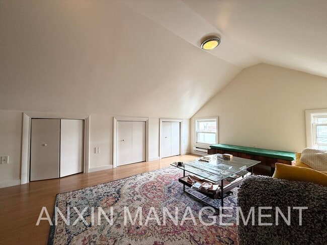 Building Photo - 2 Orchard St