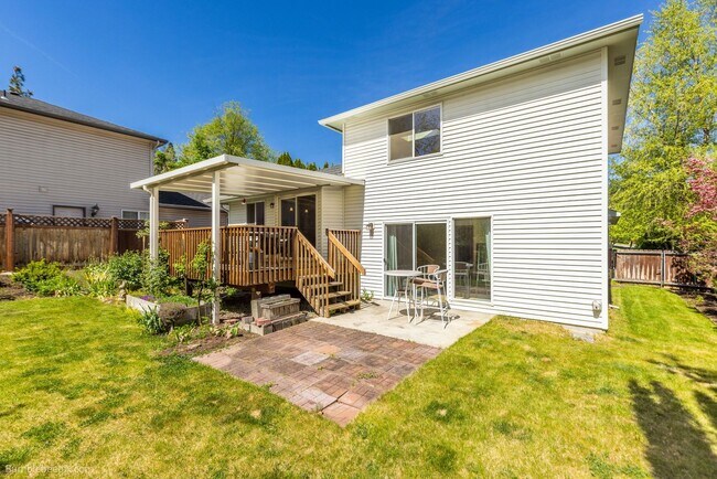 Building Photo - For Rent: Beautiful 3 Bed, 3 Bath Home in Desirable Eagle Ridge