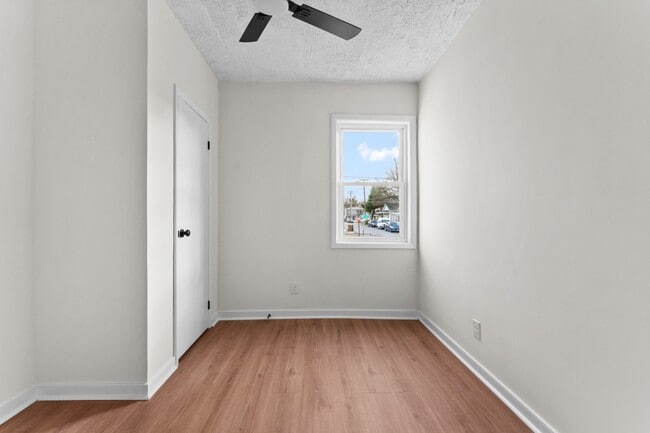 Building Photo - Trek Rentals