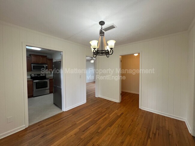 Building Photo - 3543 Bayou Blvd