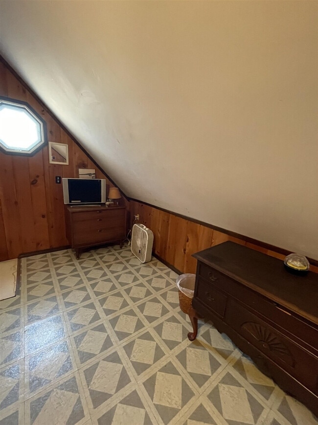 Building Photo - 773 Sebago Rd