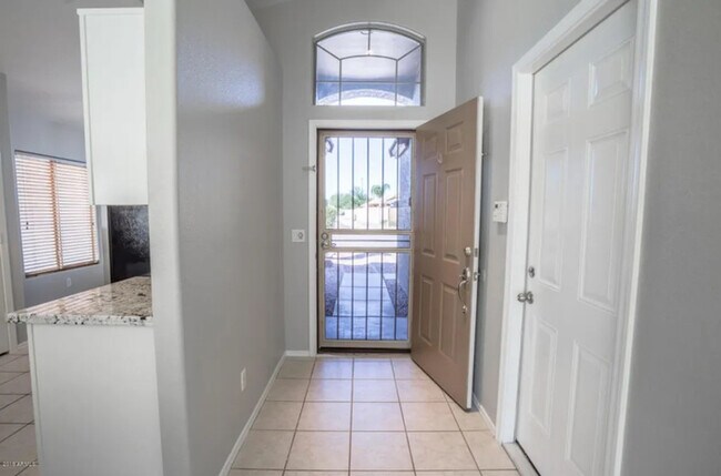 Building Photo - 3813 E Wyatt Way