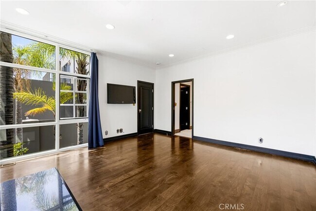 Building Photo - 4119 Dundee Dr