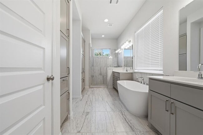 Building Photo - 478 Eclipse Dr