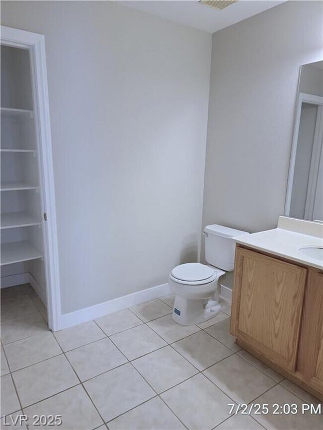 Building Photo - Bright Green Valley Condo in Gated Southpa...