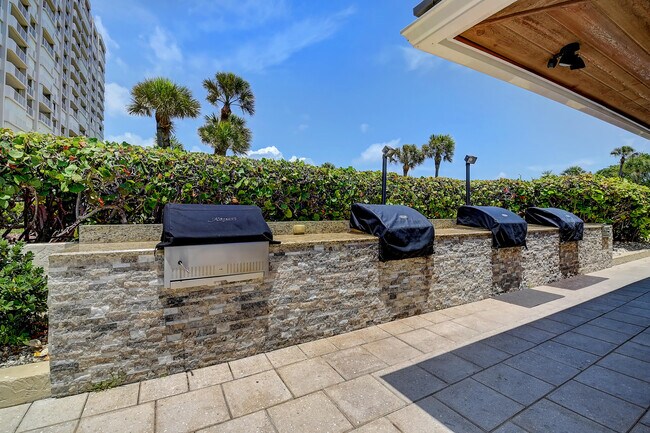 Building Photo - 4301 N Ocean Blvd