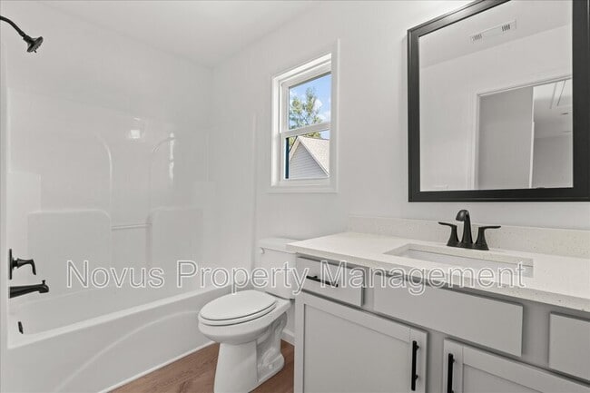 Building Photo - 105 Carroll Cir