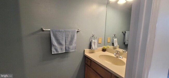 Building Photo - 10 Woodfield Dr