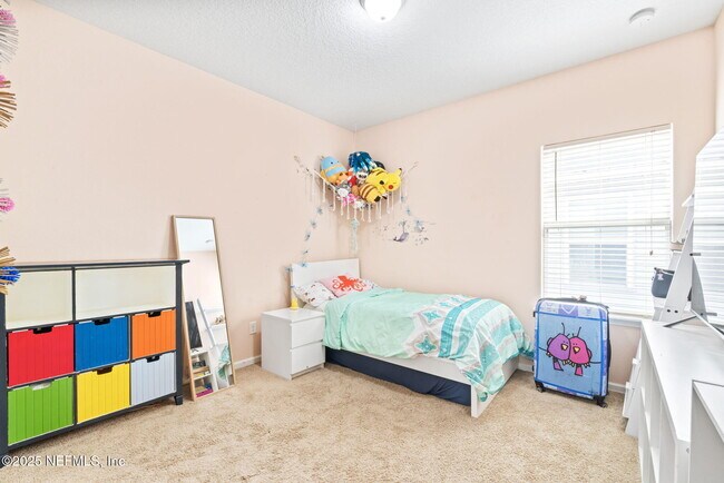 Building Photo - 300 Auburn Oaks Rd E