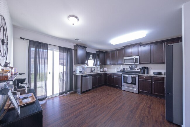 Building Photo - 4 Bedrooms | 2.5 Bathrooms | 2,032 Sq. Ft