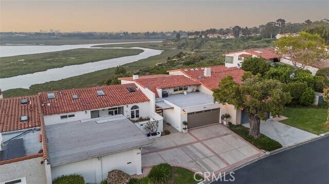 Building Photo - 2165 Vista Entrada Vis