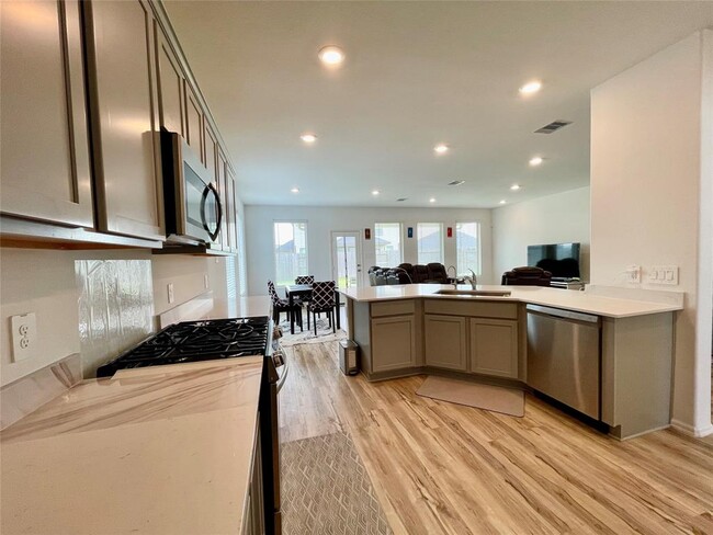 Building Photo - 31603 Rosebud Vly Ln