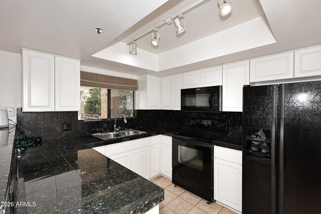 Building Photo - 5104 N 32nd St