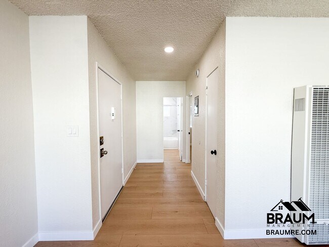 Building Photo - 4636 Laurel Canyon Blvd