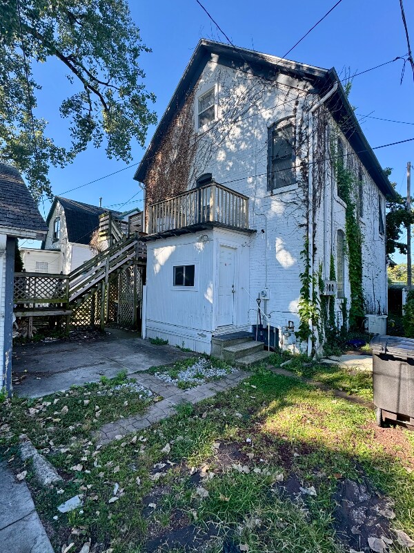 Building Photo - 701 Edgewater Ave