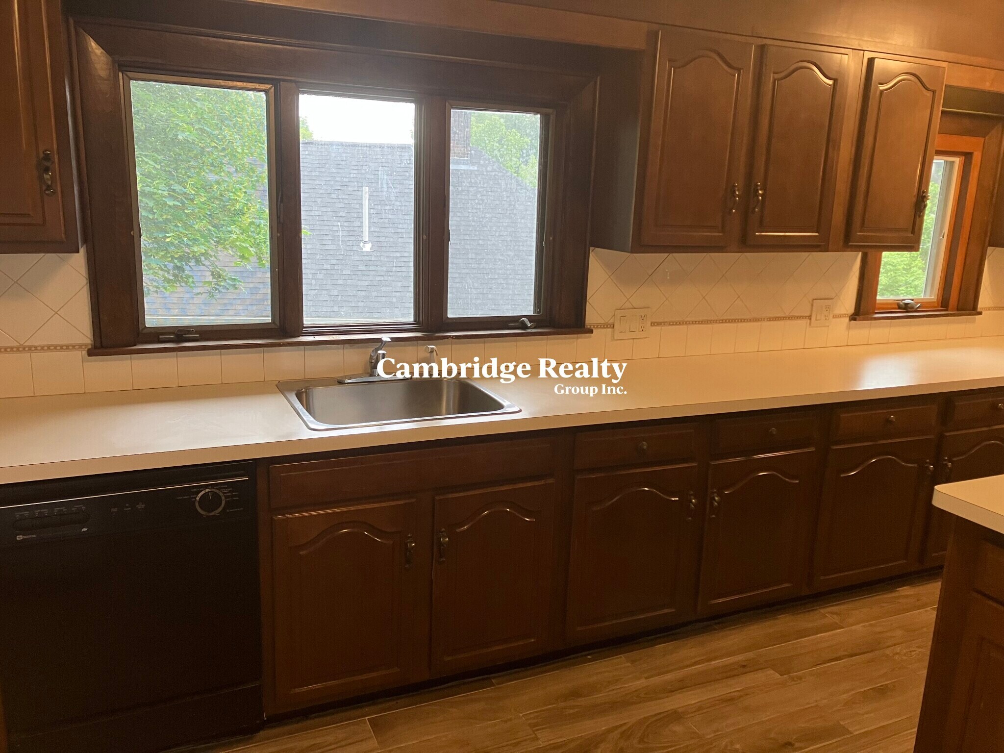 Building Photo - 93 Hillside Rd