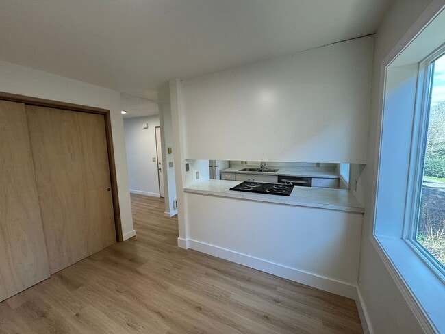 Building Photo - 1041/A/