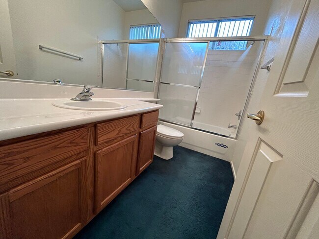 Building Photo - A Fabulous 3 Bedroom Home in Seven Hills